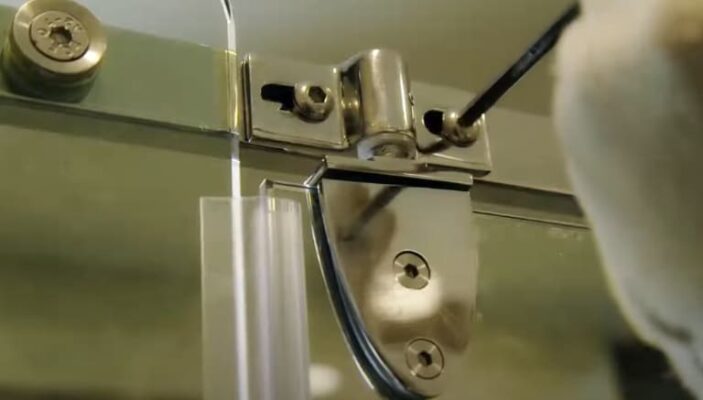 Tư vấn lựa chọn bản lề sàn, bản lề kẹp cho kính cường lực tùy nhu cầu sử dụng 3 bản lề cửa kính cường lực hafele vvp adler
