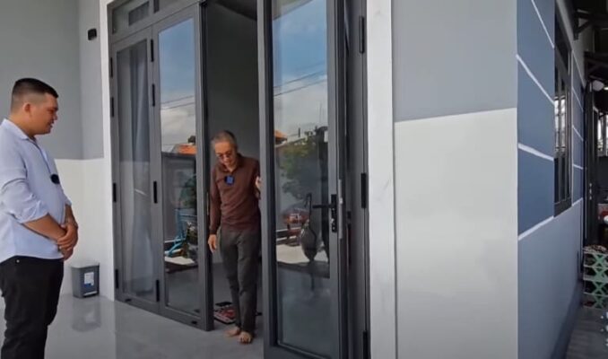 Tại sao nên lựa chọn cửa kính thủy lực kết hợp khung nhôm, khung gỗ? 5 cửa kính thủy lực khung nhôm bền đẹp giá tốt