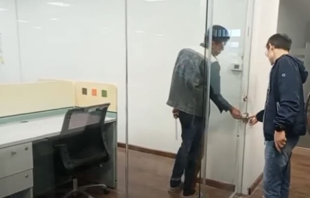 Cửa kính cường lực loại nào tốt? Kinh nghiệm chọn theo vị trí thi công 2 kính cường lực loại nào tốt nhất hiện nay