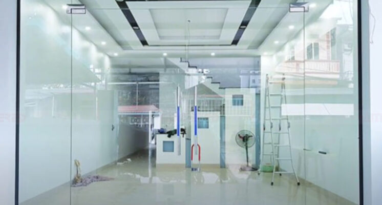cửa kính thủy lực 2 cánh