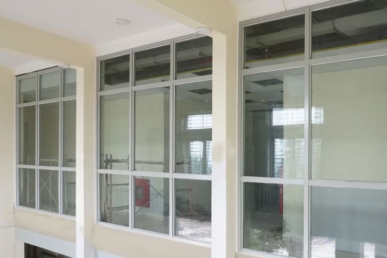 Những vị trí nào nên lắp cửa kính chống cháy, báo giá lắp đặt chi tiết 6 cửa kính chống cháy cho nhà ở