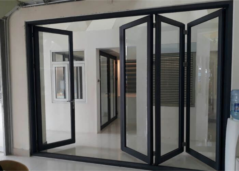 Top 7 mẫu cửa kính cường lực đẹp cho nhà ống, báo giá lắp đặt tại nhà 4 cửa kính đẹp cho nhà ống giá rẻ