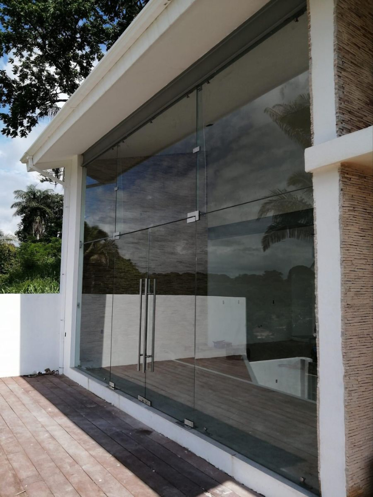 Top 7 mẫu cửa kính cường lực đẹp cho nhà ống, báo giá lắp đặt tại nhà 8 cửa kính đẹp cho nhà ống cách nhiệt