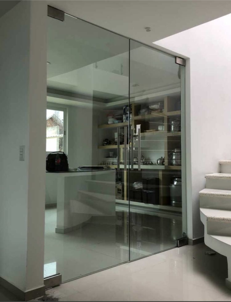 Top 7 mẫu cửa kính cường lực đẹp cho nhà ống, báo giá lắp đặt tại nhà 10 cửa kính đẹp cho nhà ống mở quay