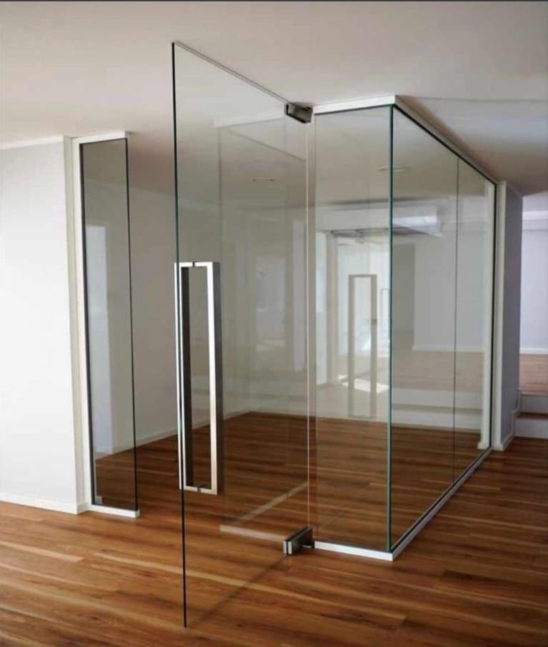 Báo giá 13 mẫu cửa kính mở quay 3 tấm, 5 tấm sang trọng thi công trong ngày 11 cửa kính mở quay 1 cánh