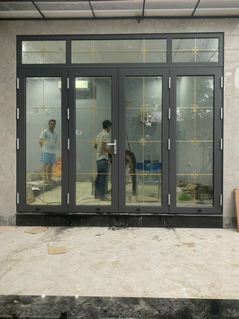 Top 5 mẫu cửa kính cường lực nhà ở cấp 4 mới nhất 4 cửa kính nhà cấp 4 khung nhôm