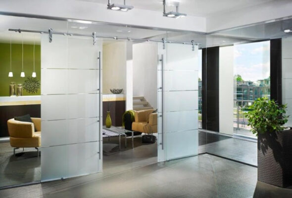 cửa lùa kính cường lực ray treo bền đẹp