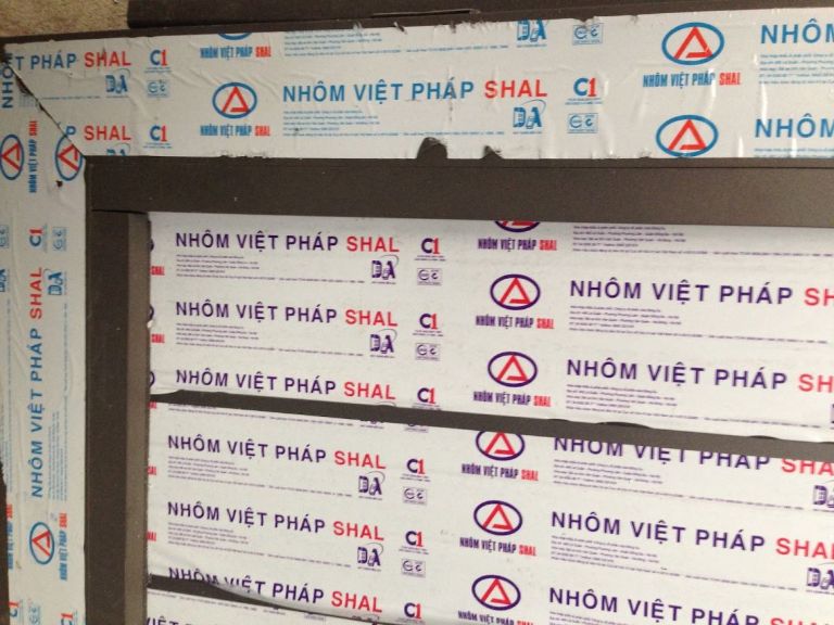 cửa nhôm kính nội địa Việt Pháp