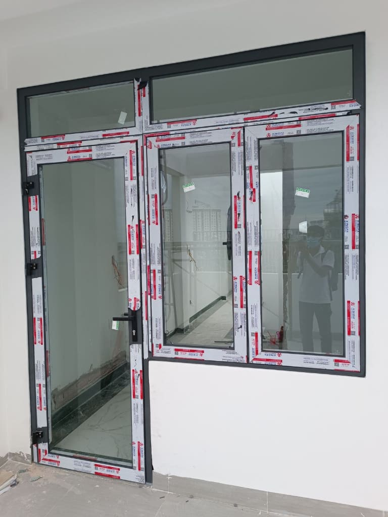 Báo giá chi tiết thi công cửa nhôm Xingfa chính hãng 3 cửa nhôm xingfa 4 cánh sang trọng