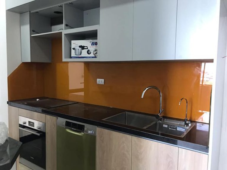 Top 4 Mẫu Kính Bếp Màu Nâu Cho Gia Chủ Mệnh Thổ, Mộc 6 kính bếp màu nâu vân đá