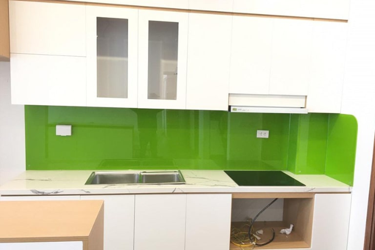 Top 9 Mẫu Kính Bếp Màu Xanh Cho Không Gian Tươi Mát Và Sang Trọng 2 kính bếp màu xanh ngọc sang trọng