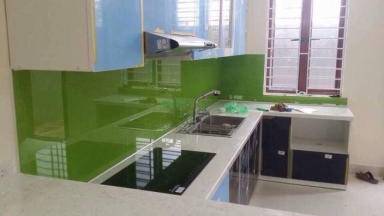 Top 9 Mẫu Kính Bếp Màu Xanh Cho Không Gian Tươi Mát Và Sang Trọng 6 kính bếp màu xanh cường lực bền đẹp
