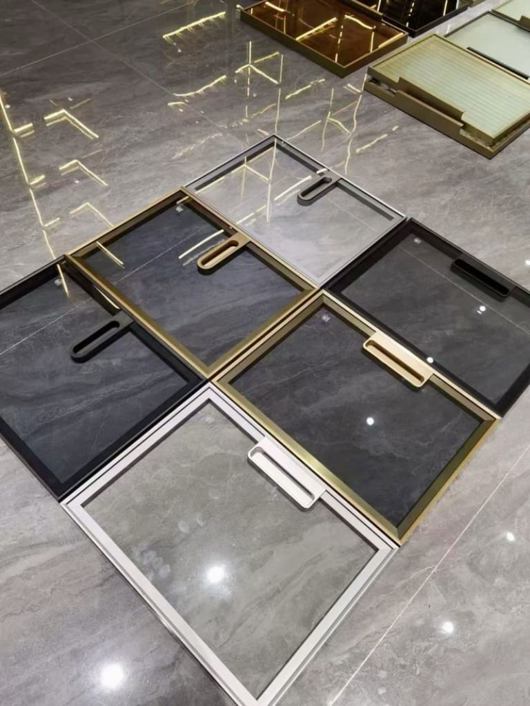 Top 9 mẫu kính cường lực màu đen hợp phong thủy cho không gian 2 kính cường lực màu đen cao cấp