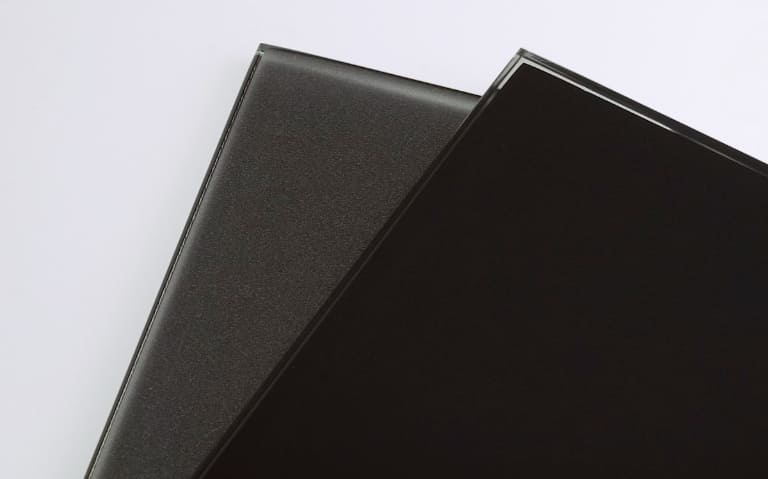 Top 9 mẫu kính cường lực màu đen hợp phong thủy cho không gian 12 kính cường lực màu đen đẹp hiện đại