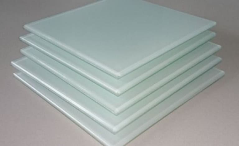 Bảng Giá Kính Cường Lực Mờ Đa Dạng Mẫu Mã, Chi Phí Hợp Lý 1 kính cường lực mờ phòng khách