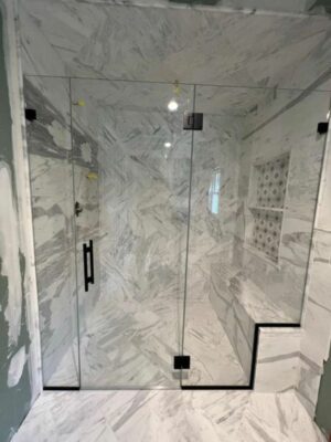 vách kính tắm hà nội phòng tắm nhỏ