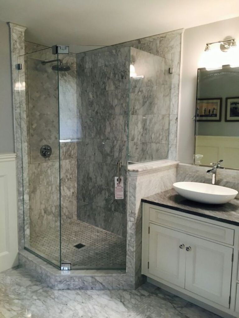 vách tắm kính 135 độ nhỏ gọn