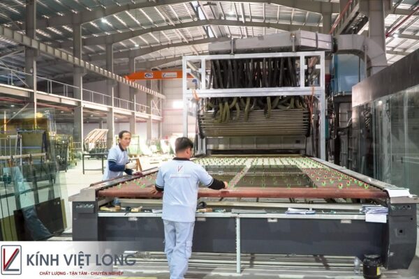 Cắt Kính Cường Lực Đà Nẵng Theo Yêu Cầu - Giá Cạnh Tranh 2 Các hạng mục cắt kính cường lực theo yêu cầu phổ biến