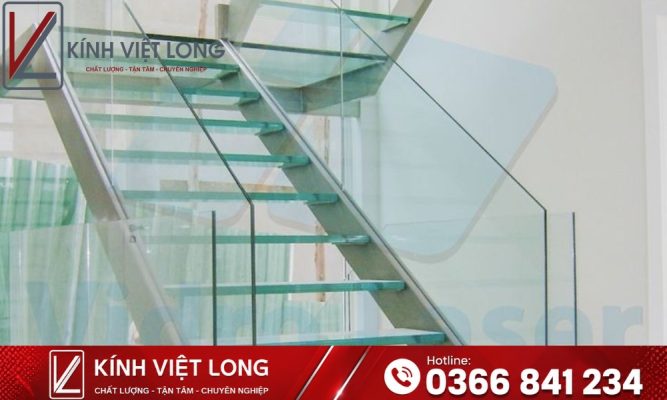 Cầu Thang Kính: Giải Pháp Kiến Trúc Thông Minh Cho Ngôi Nhà Hiện Đại 20 Mẫu cầu thang kính mặt bậc toàn kính