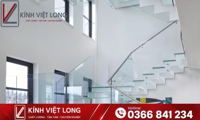 Cầu Thang Kính: Giải Pháp Kiến Trúc Thông Minh Cho Ngôi Nhà Hiện Đại 17 Mẫu cầu thang kính mặt bậc toàn kính