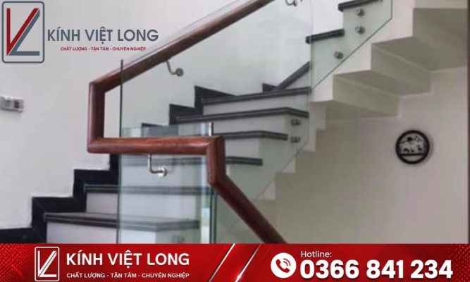 Cầu Thang Kính: Giải Pháp Kiến Trúc Thông Minh Cho Ngôi Nhà Hiện Đại 30 Mẫu cầu thang kính phun cát