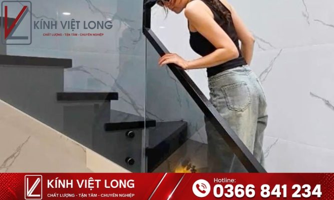 Cầu Thang Kính: Giải Pháp Kiến Trúc Thông Minh Cho Ngôi Nhà Hiện Đại 31 Mẫu cầu thang kính phun cát